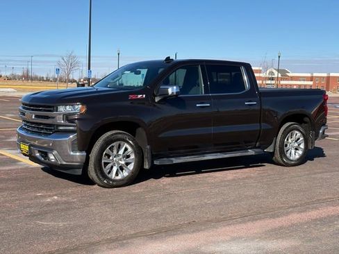 Used 2019 Chevrolet Silverado 1500 LTZ image 40
