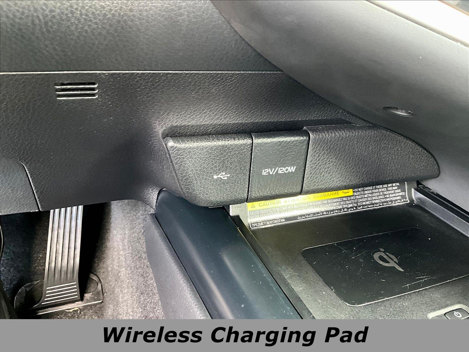 Used 2020 Toyota Camry SE w/ Sunroof Package FWD image 15