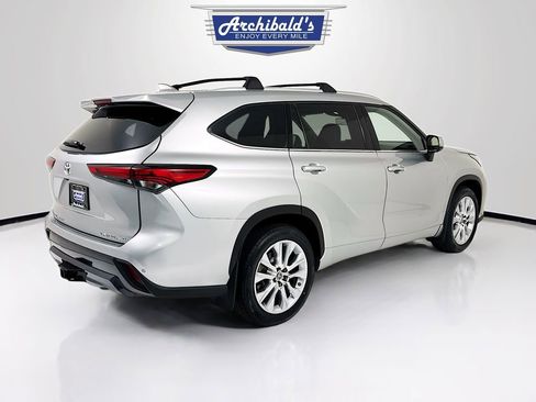 Used 2022 Toyota Highlander Limited image 6