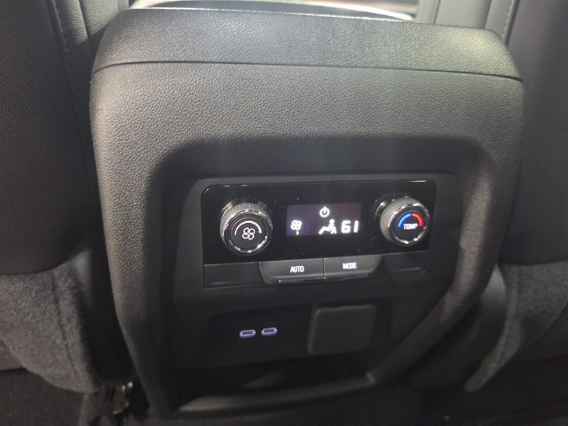 Used 2025 Chevrolet Traverse Z71 w/ Driver Confidence Package AWD/4WD image 25