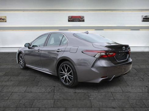 Used 2023 Toyota Camry SE FWD image 3