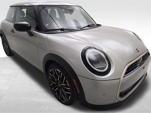 Used 2025 MINI Cooper S FWD image 2