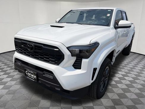 Used 2024 Toyota Tacoma TRD Sport w/ TRD Sport Upgrade Package AWD/4WD image 3