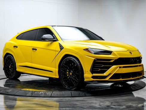 Used 2021 Lamborghini Urus image 23