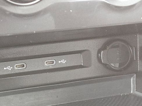 Used 2024 Volkswagen Tiguan Wolfsburg Edition image 28