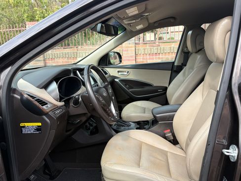 Used 2017 Hyundai Santa Fe Limited FWD image 6