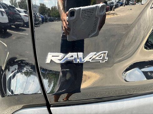 Used 2021 Toyota RAV4 XLE image 30