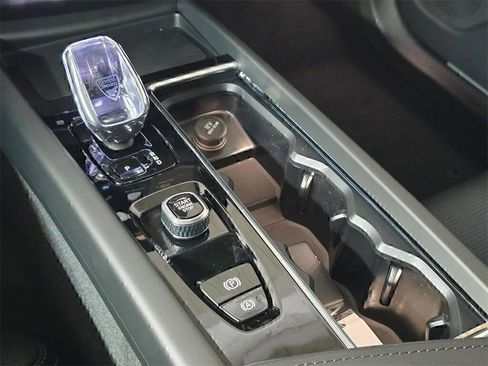 New 2026 Volvo XC60 B5 Ultra w/ Climate Package image 26