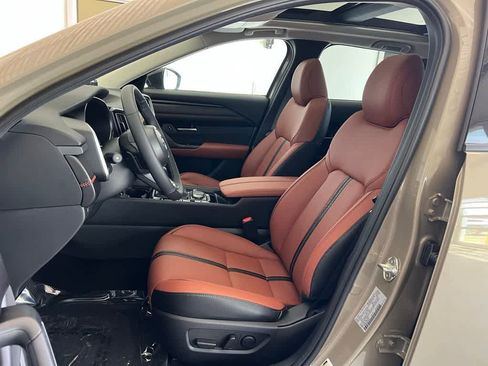 Used 2025 MAZDA CX-50 AWD 2.5 Turbo w/ Premium Pkg image 12