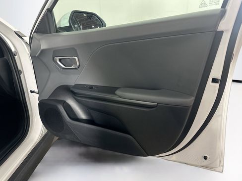 Used 2025 Kia K4 FWD image 30