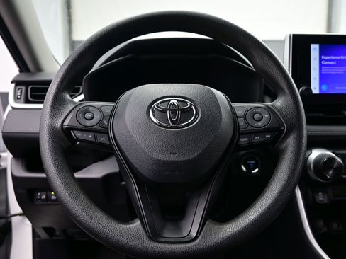 Used 2025 Toyota RAV4 XLE image 23