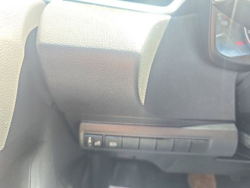 Used 2021 Toyota Corolla LE FWD image 18