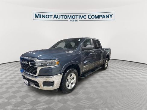 Used 2025 RAM 1500 Big Horn AWD/4WD image 4