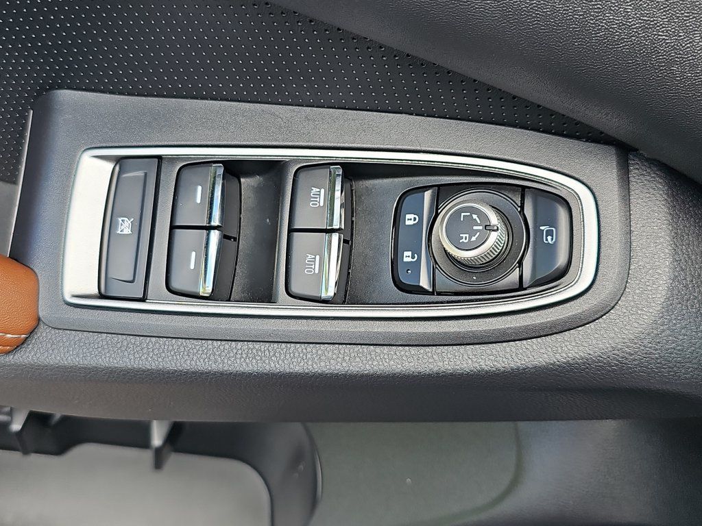 Used 2023 Subaru Ascent Touring AWD/4WD image 29