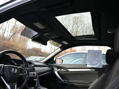 Used 2020 Honda Civic EX image 11