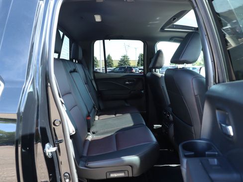 Used 2024 Honda Ridgeline Black Edition image 12