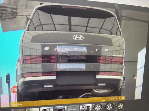 Used 2025 Hyundai Santa Fe Limited AWD/4WD image 6