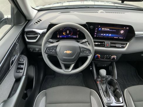 Used 2024 Chevrolet TrailBlazer LS w/ LS Convenience Package image 24