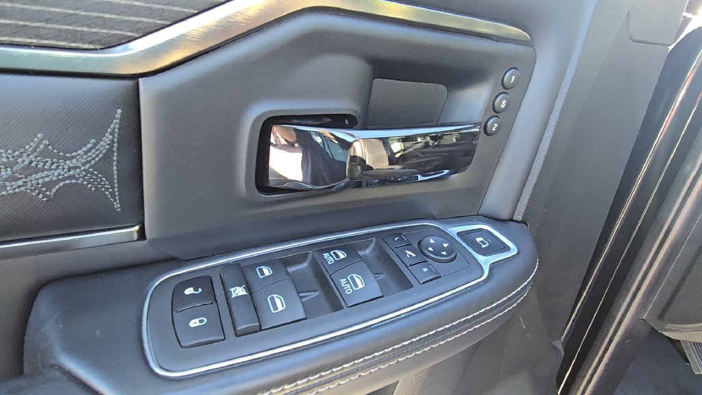 Used 2022 RAM 2500 Limited w/ Night Edition AWD/4WD image 10