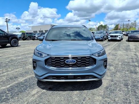 Used 2024 Ford Escape ST-Line Select w/ Tech Pack #1 AWD/4WD image 2