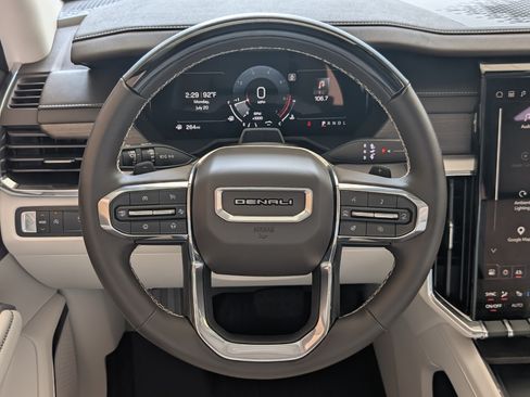 Used 2025 GMC Acadia Denali w/ Super Cruise Package FWD image 25