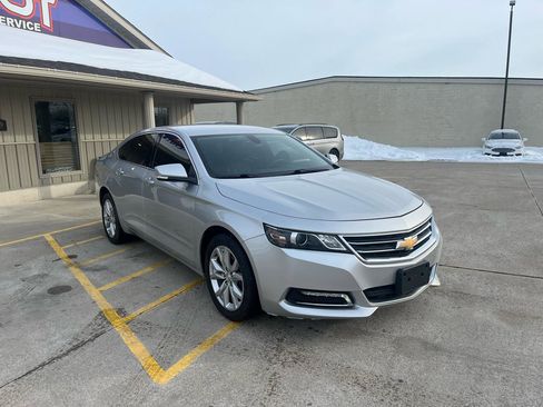 Used 2018 Chevrolet Impala LT image 3