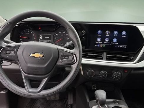 Used 2025 Chevrolet Trax LS w/ Driver Confidence Package FWD image 10
