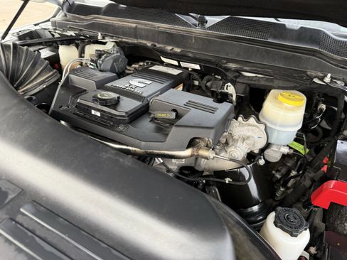 Used 2019 RAM 3500 Limited image 34