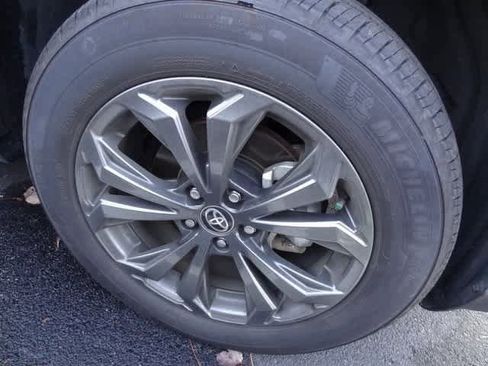 Used 2023 Toyota RAV4 Limited image 15