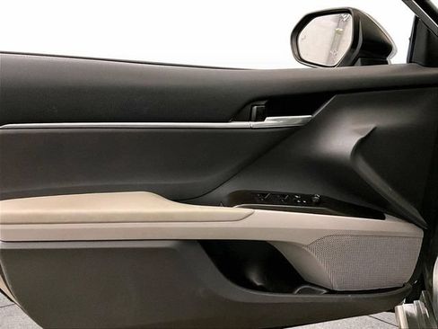 Used 2021 Toyota Camry SE w/ Cold Weather Package FWD image 22