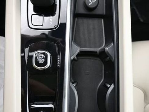 Used 2023 Volvo XC60 B5 Plus w/ Climate Package image 10