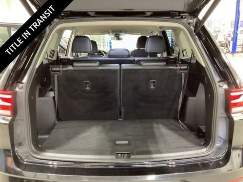 Used 2024 Volkswagen Atlas SE AWD/4WD image 16
