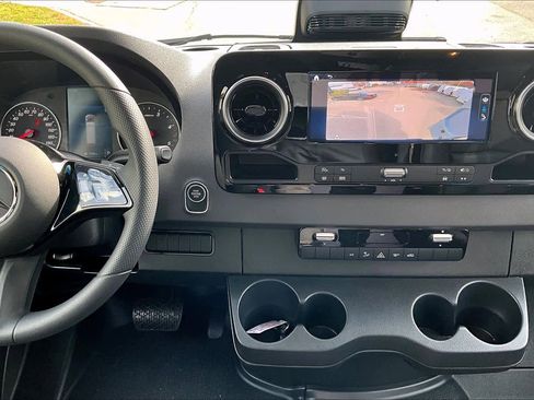 New 2026 Mercedes-Benz Sprinter 2500 image 9