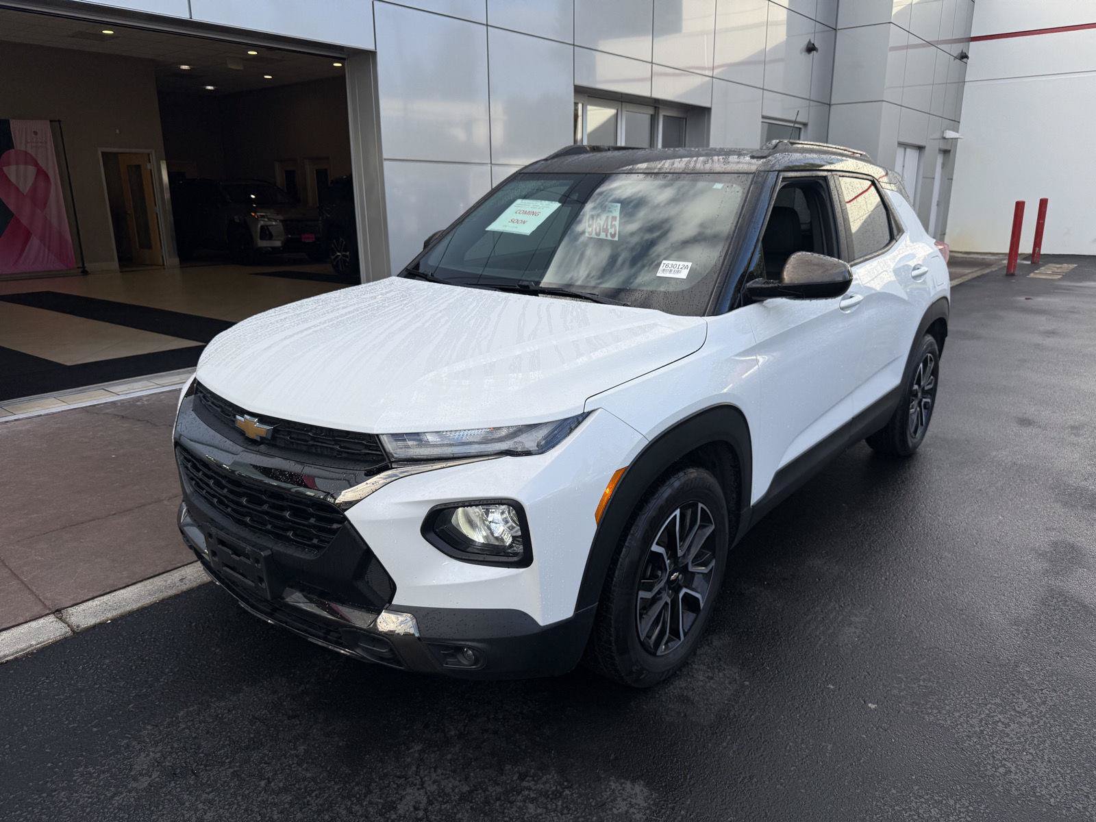 Used 2021 Chevrolet TrailBlazer ACTIV w/ Sun and Liftgate Package FWD image 1