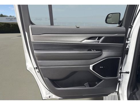 New 2026 Jeep Grand Wagoneer Limited AWD/4WD image 19