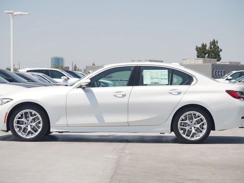 Used 2025 BMW 330i xDrive Sedan AWD/4WD image 4