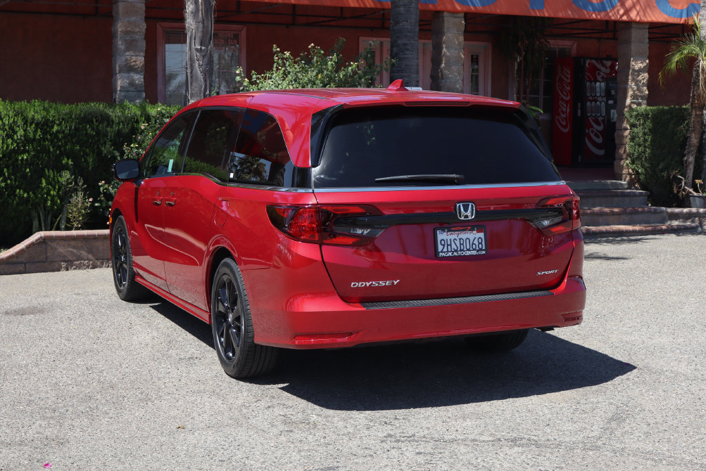 Used 2023 Honda Odyssey Sport image 6