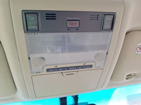 Used 2013 Lexus LX 570 4WD w/ Luxury Pkg image 29
