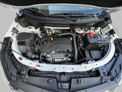 Used 2026 Chevrolet Equinox LT w/ Safety and Technology Package FWD image 14