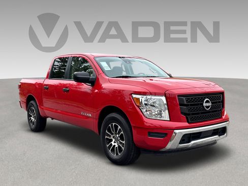 Certified 2023 Nissan Titan SV RWD image 1