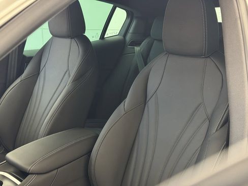 New 2025 Maserati Grecale GT image 4