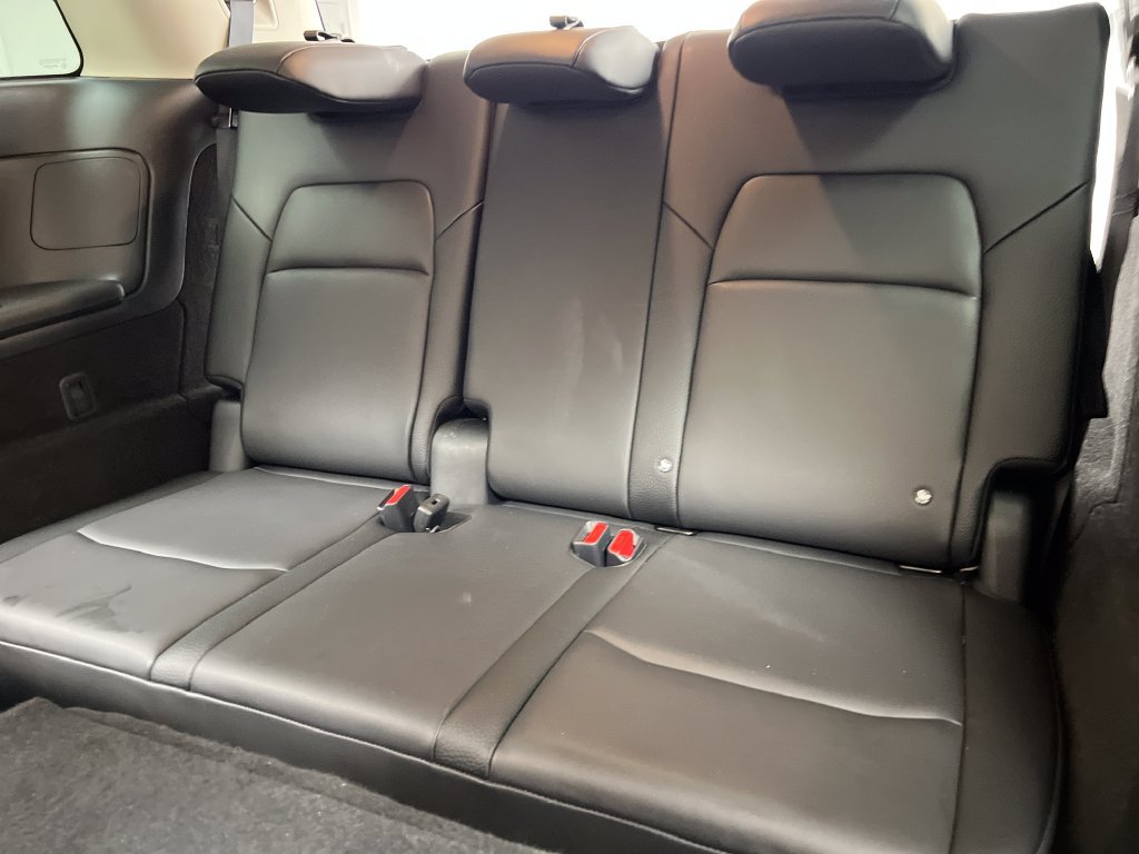 Used 2025 Nissan Pathfinder SL AWD/4WD image 37
