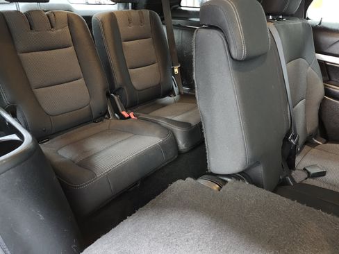 Used 2017 Ford Explorer XLT AWD/4WD image 19