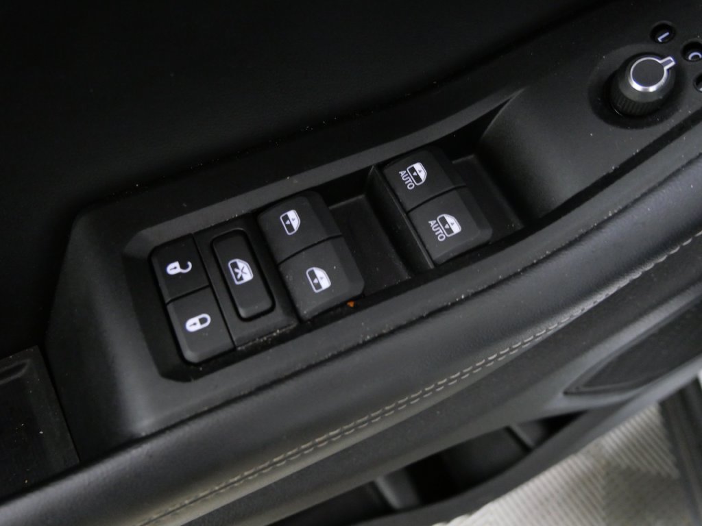 Used 2024 Jeep Grand Cherokee L Altitude AWD/4WD image 15
