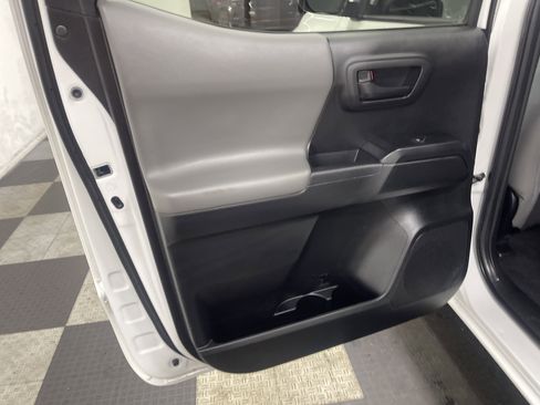 Used 2022 Toyota Tacoma SR image 15