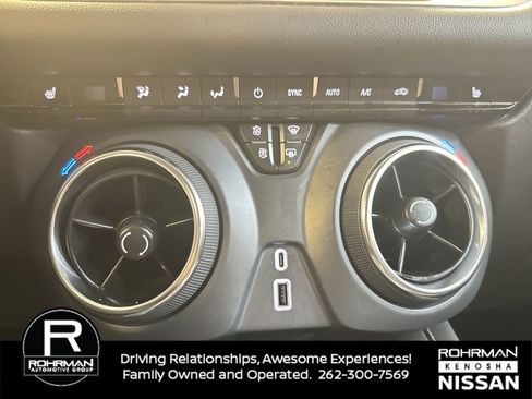 Used 2025 Chevrolet Blazer LT image 9