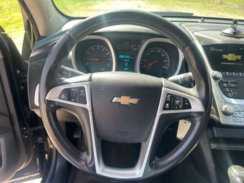 Used 2017 Chevrolet Equinox LT w/ Convenience Package image 9