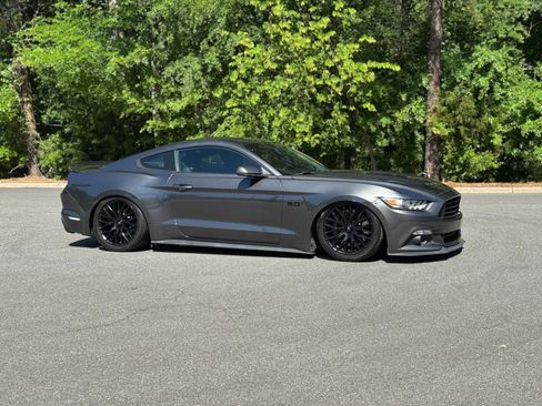 Used 2017 Ford Mustang GT w/ GT Performance Package RWD image 15