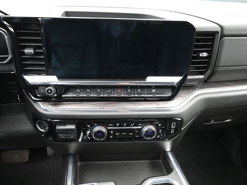 Used 2024 Chevrolet Silverado 1500 LTZ image 13