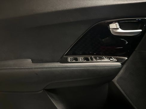 Certified 2022 Kia Niro EX Premium image 13